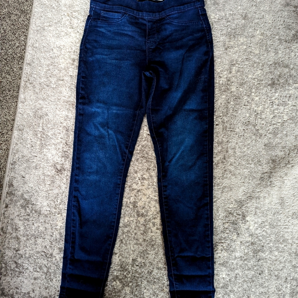 Levi Totally Shaping Pull On Skinny Jegging Size 6